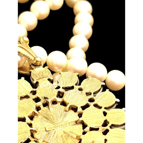 RICHELIEU Gilt Gripoix Glass/Faux Pearl Pendant NECKLACE - Picture 3 of 8